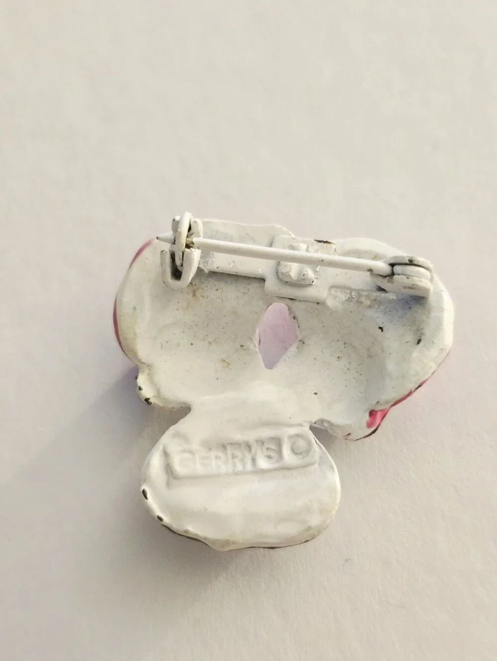 Vintage Victorian Revival Pansy 70s enamel Pink pin pearl center signed Gerrys